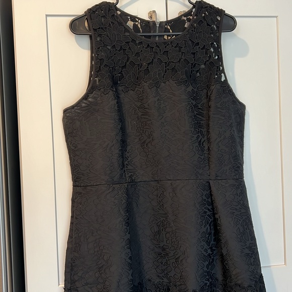 White House black market black lace party dress - Picture 3 of 3